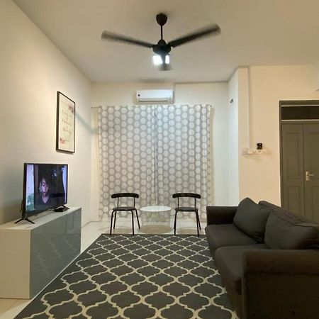Cempaka Homestay Soga Perdana Batu Pahat Εξωτερικό φωτογραφία